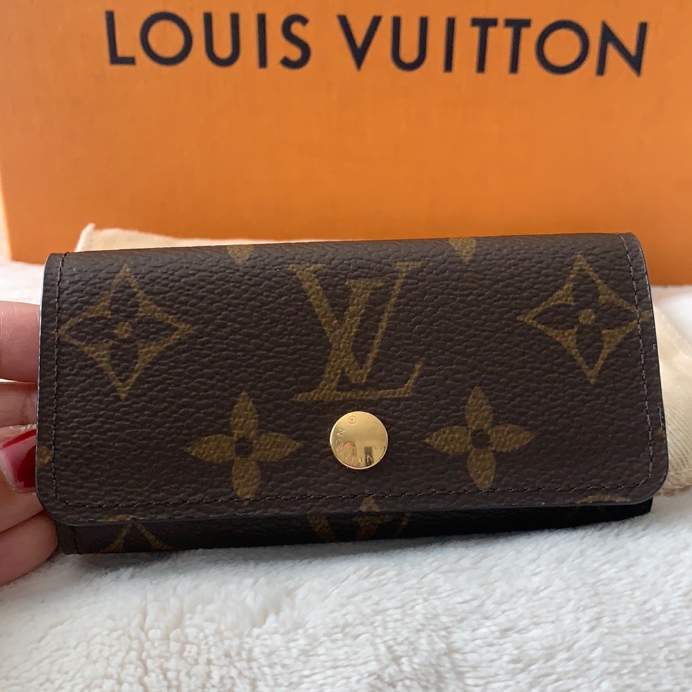 Auth LV 4 key holder 2020